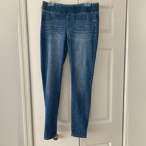 Womens Old Navy jeans size 8